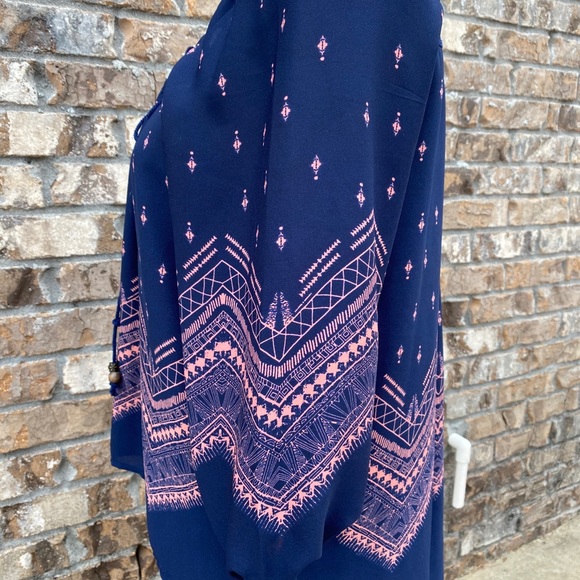 Top - Picture 2 of 5